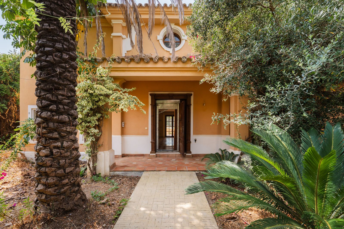 Se vende Villa - Chalet de 4 dormitorios en Costa Del Sol, Málaga, España