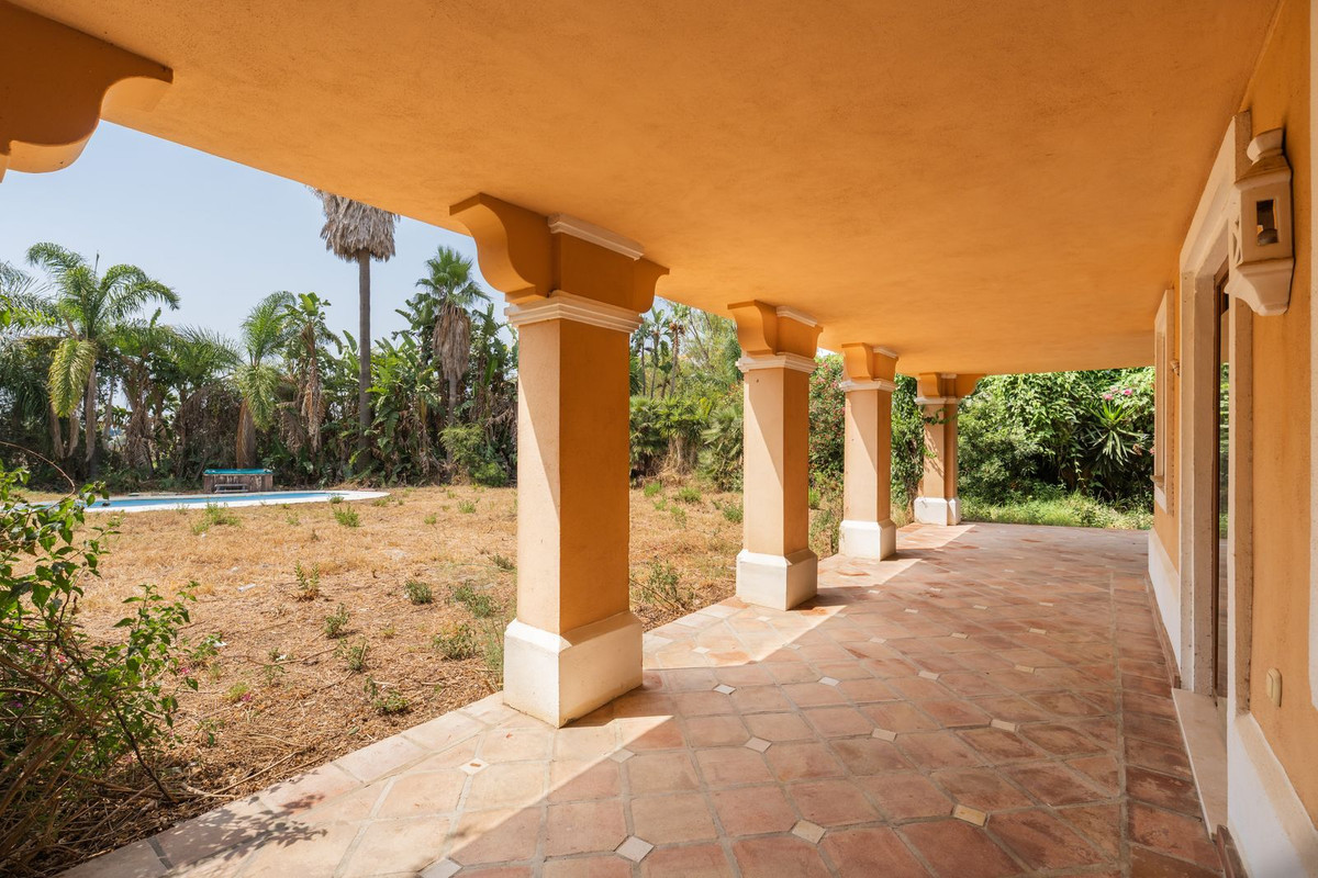 Se vende Villa - Chalet de 4 dormitorios en Costa Del Sol, Málaga, España
