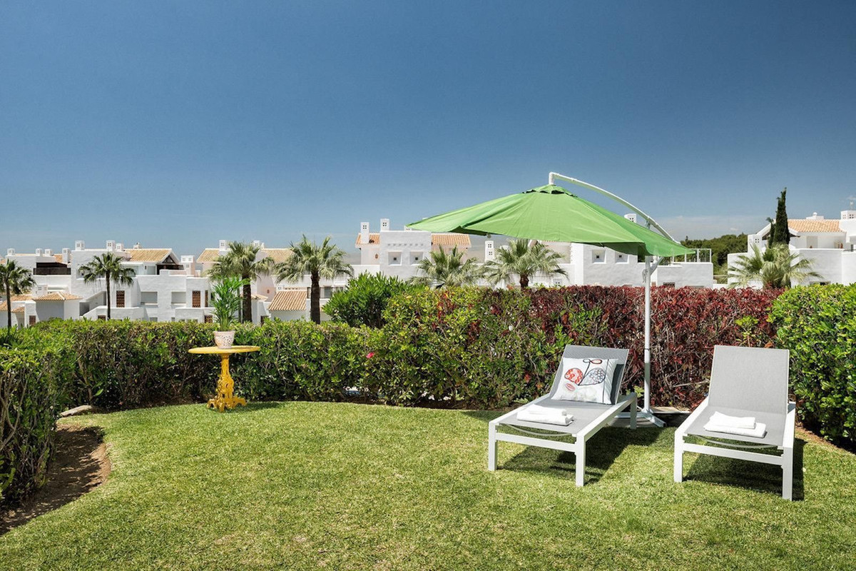 Se vende Apartamento Planta Baja de 2 dormitorios en Costa Del Sol, Málaga, España