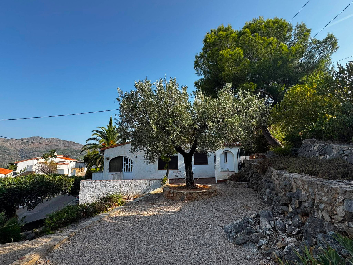 2 Bed Townhouse for sale in Orba Costa Blanca, Alicante, Spain