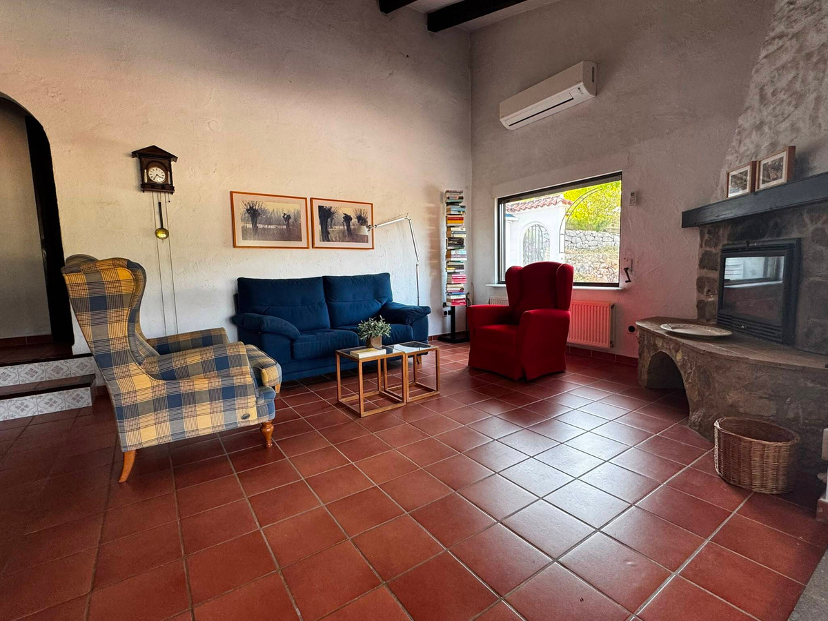 2 Bed Townhouse for sale in Orba Costa Blanca, Alicante, Spain