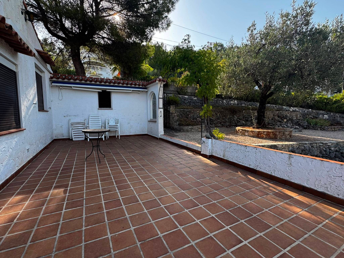2 Bed Townhouse for sale in Orba Costa Blanca, Alicante, Spain