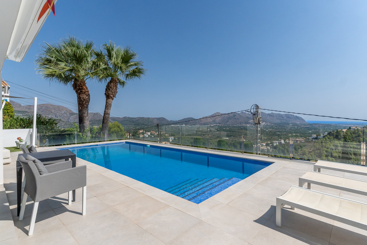 3 Bed Townhouse for sale in Orba Costa Blanca, Alicante, Spain