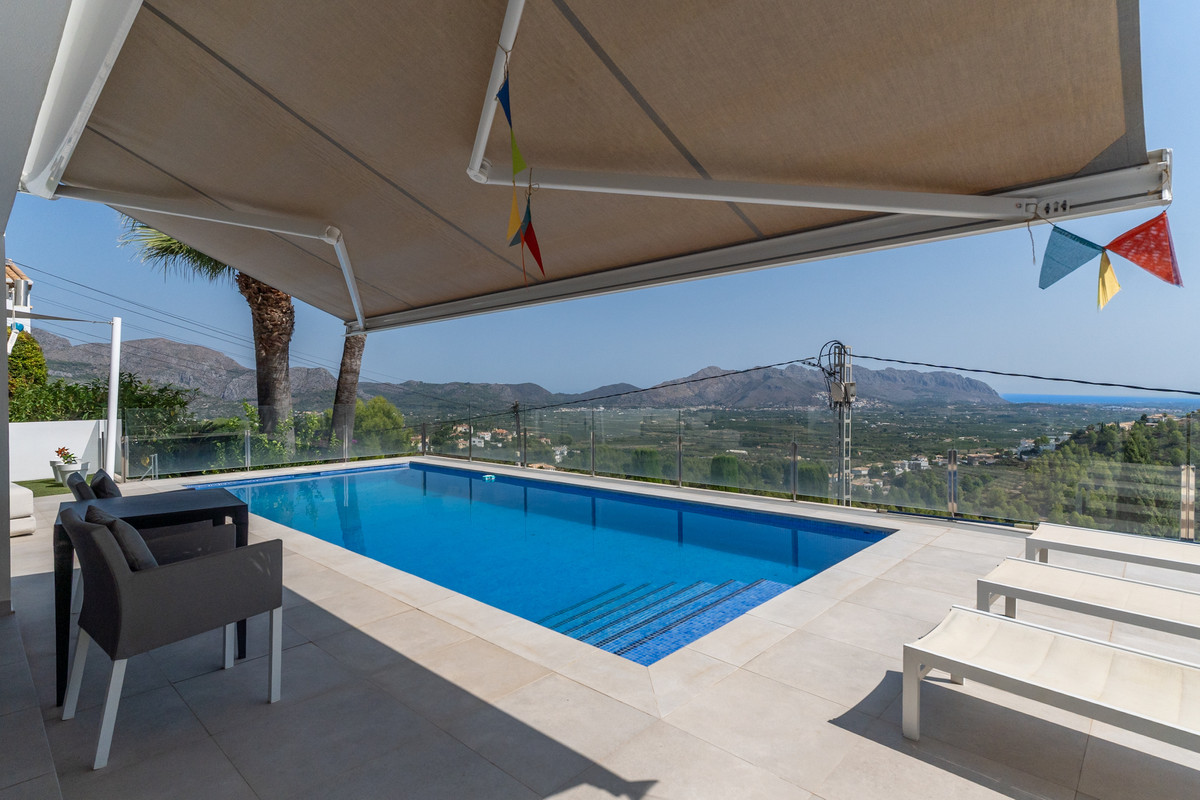 3 Bed Townhouse for sale in Orba Costa Blanca, Alicante, Spain