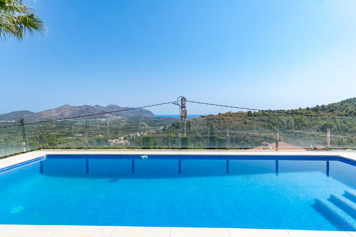 3 Bed Townhouse for sale in Orba Costa Blanca, Alicante, Spain