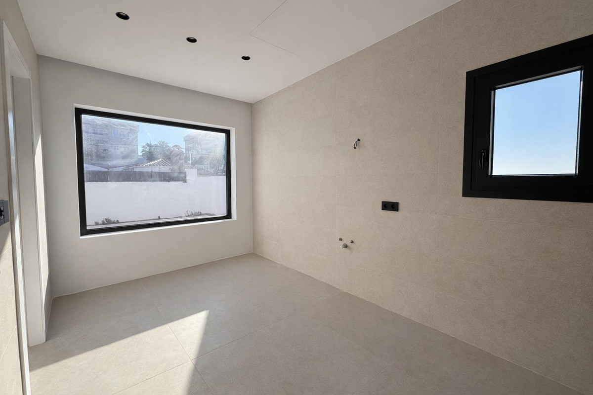 Se vende Villa - Chalet de 3 dormitorios en Costa Blanca, Alicante, España