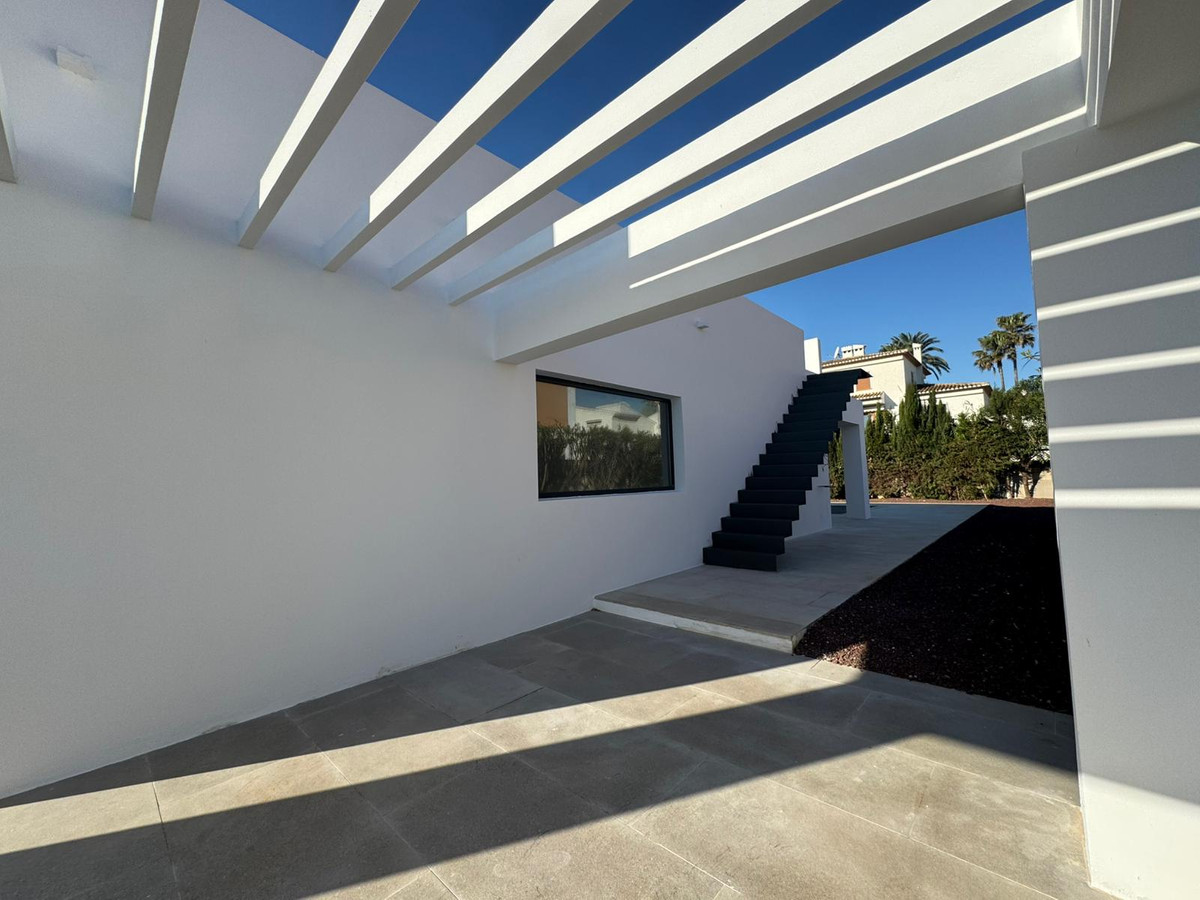 Se vende Villa - Chalet de 3 dormitorios en Costa Blanca, Alicante, España