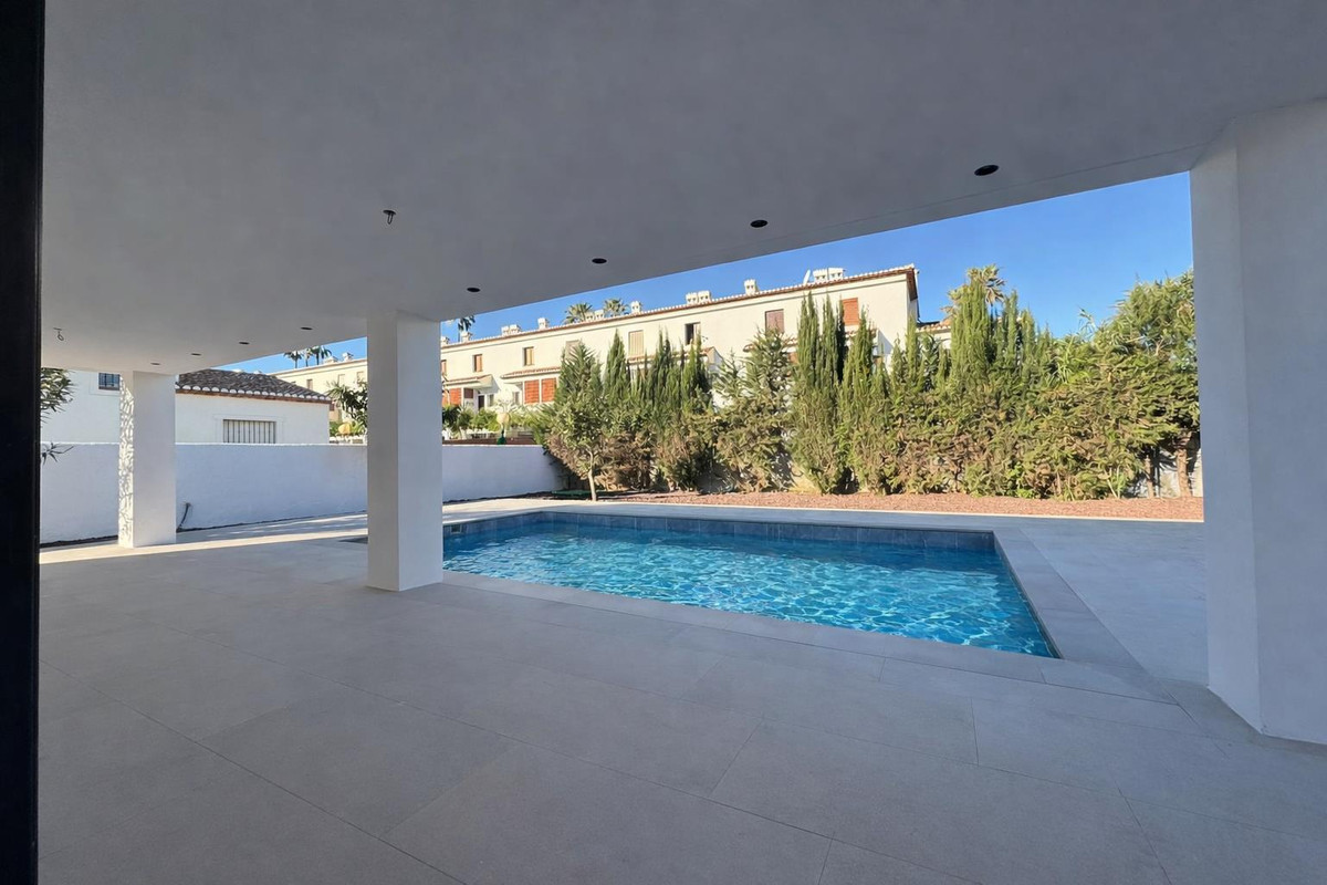 Se vende Villa - Chalet de 3 dormitorios en Costa Blanca, Alicante, España
