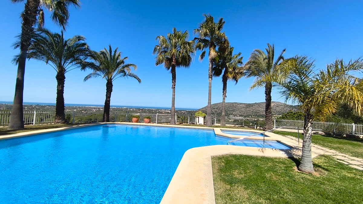 2 Bed Apartment for sale in La Sella Golf Costa Blanca, Alicante, Spain