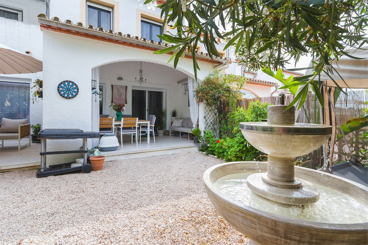 3 Bed Townhouse for sale in Pedreguer Costa Blanca, Alicante, Spain