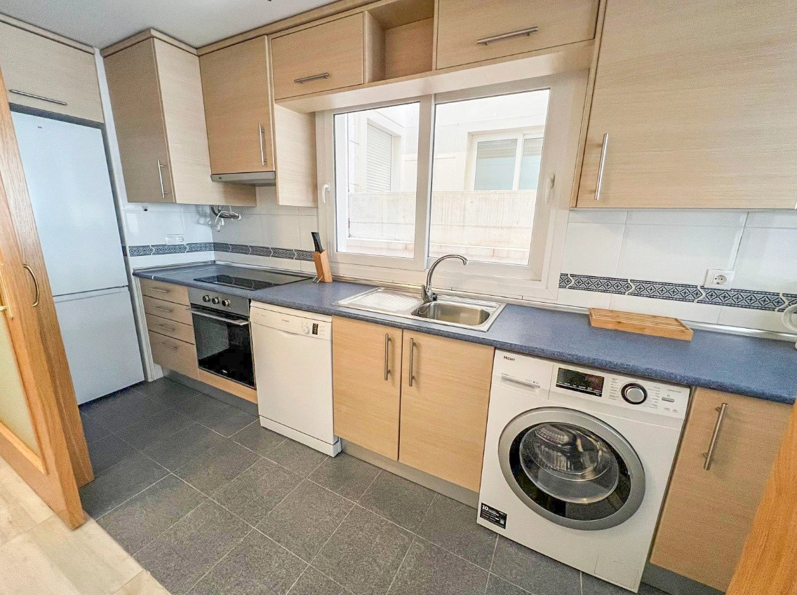 Se vende Apartamento Planta Media de 3 dormitorios en Costa Blanca, Alicante, España