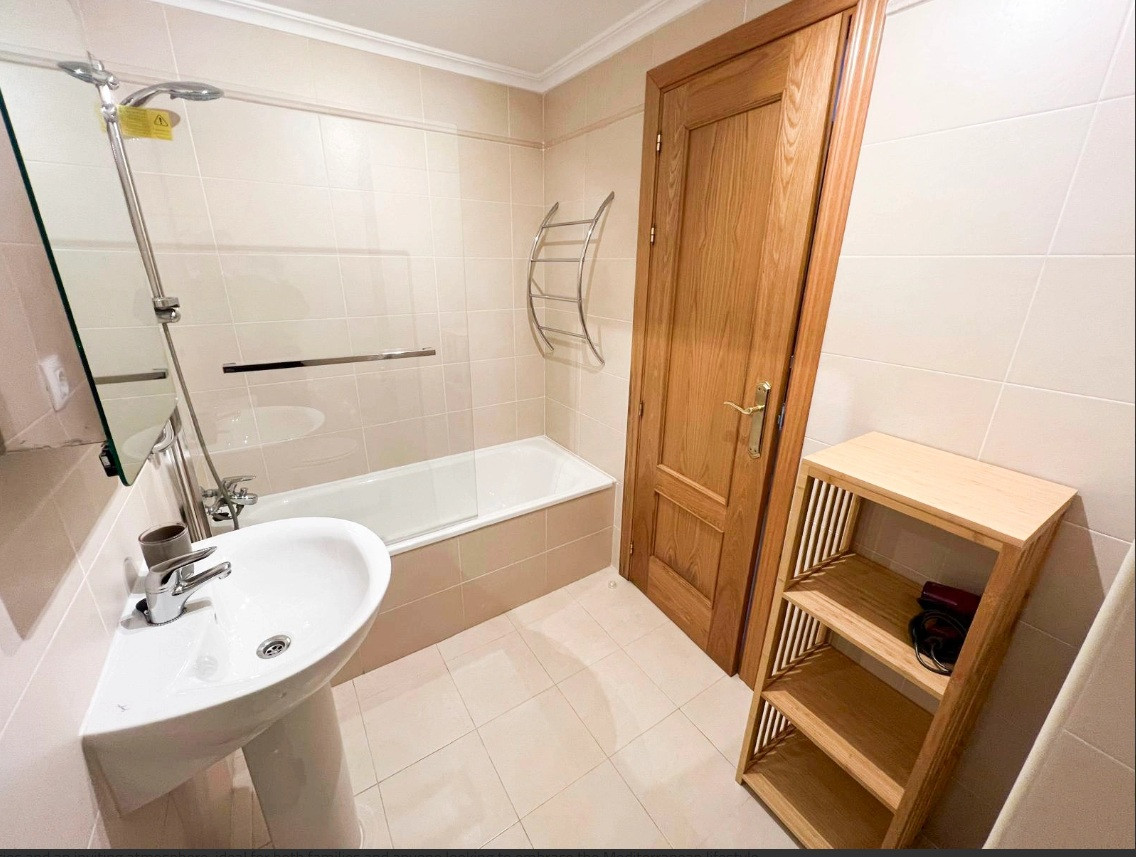 Se vende Apartamento Planta Media de 3 dormitorios en Costa Blanca, Alicante, España