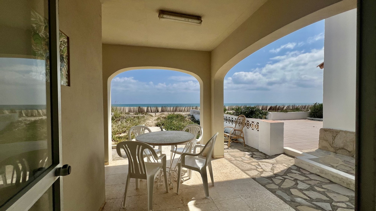 6 Bed Townhouse for sale in Denia Costa Blanca, Alicante, Spain