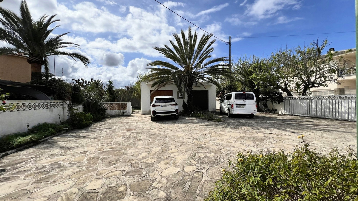 6 Bed Townhouse for sale in Denia Costa Blanca, Alicante, Spain