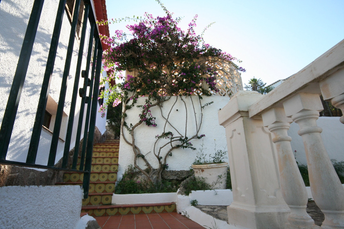 Se vende Villa - Chalet de 4 dormitorios en Costa Blanca, Alicante, España