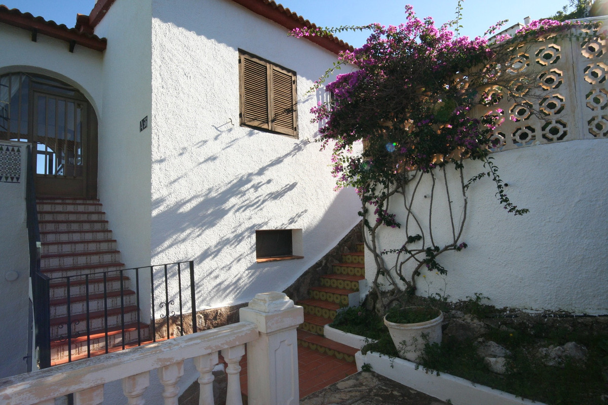 Se vende Villa - Chalet de 4 dormitorios en Costa Blanca, Alicante, España