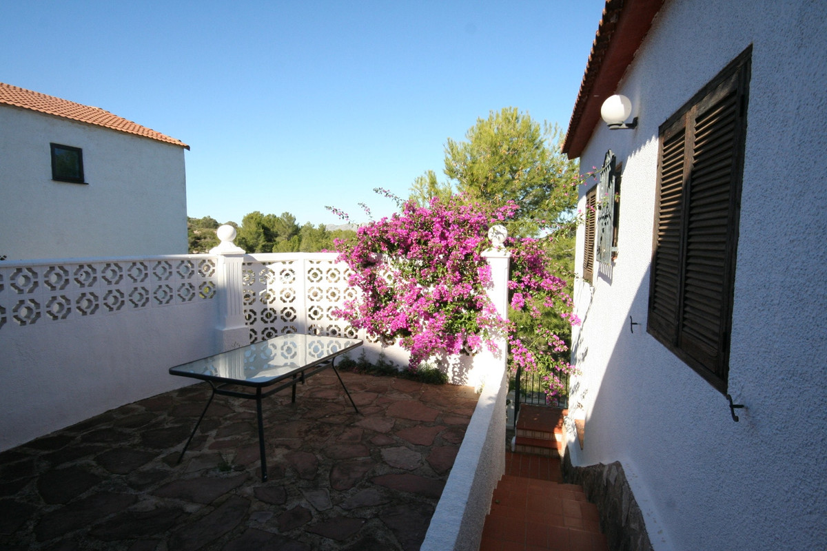 Se vende Villa - Chalet de 4 dormitorios en Costa Blanca, Alicante, España
