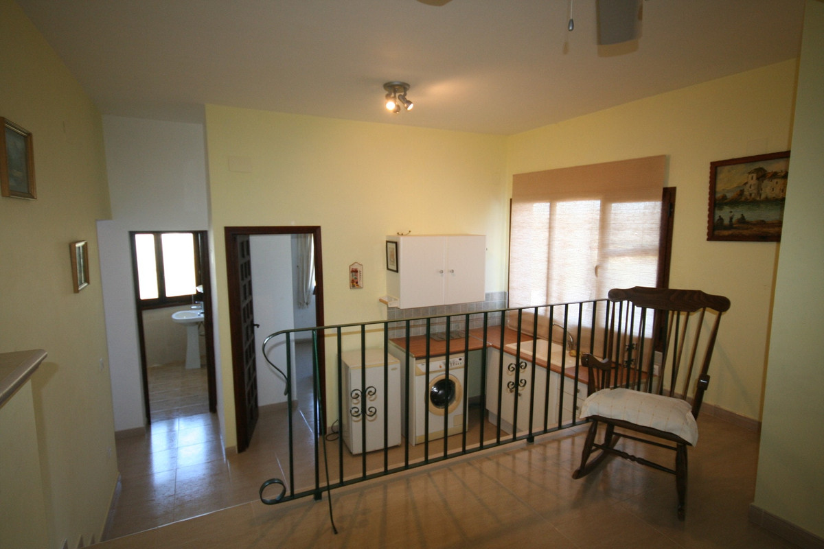 Se vende Villa - Chalet de 4 dormitorios en Costa Blanca, Alicante, España