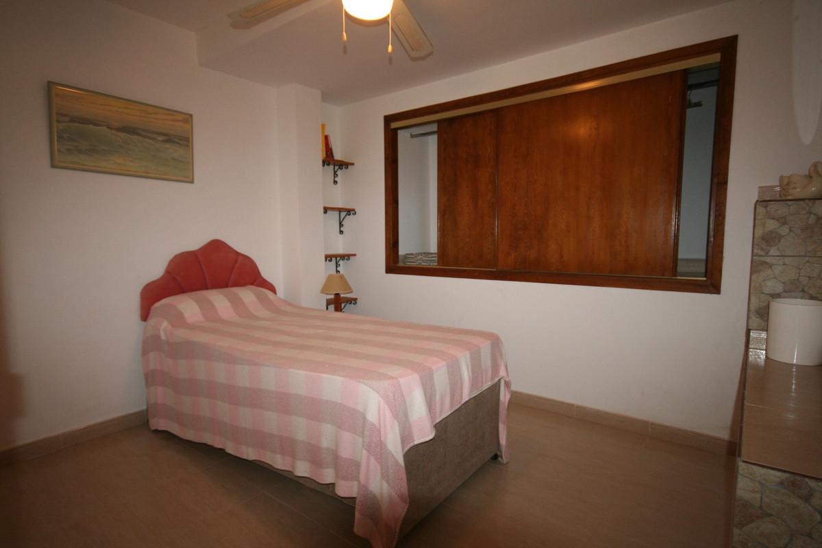 Se vende Villa - Chalet de 4 dormitorios en Costa Blanca, Alicante, España