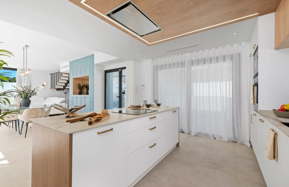 4 Bed Townhouse for sale in Polop Costa Blanca, Alicante, Spain
