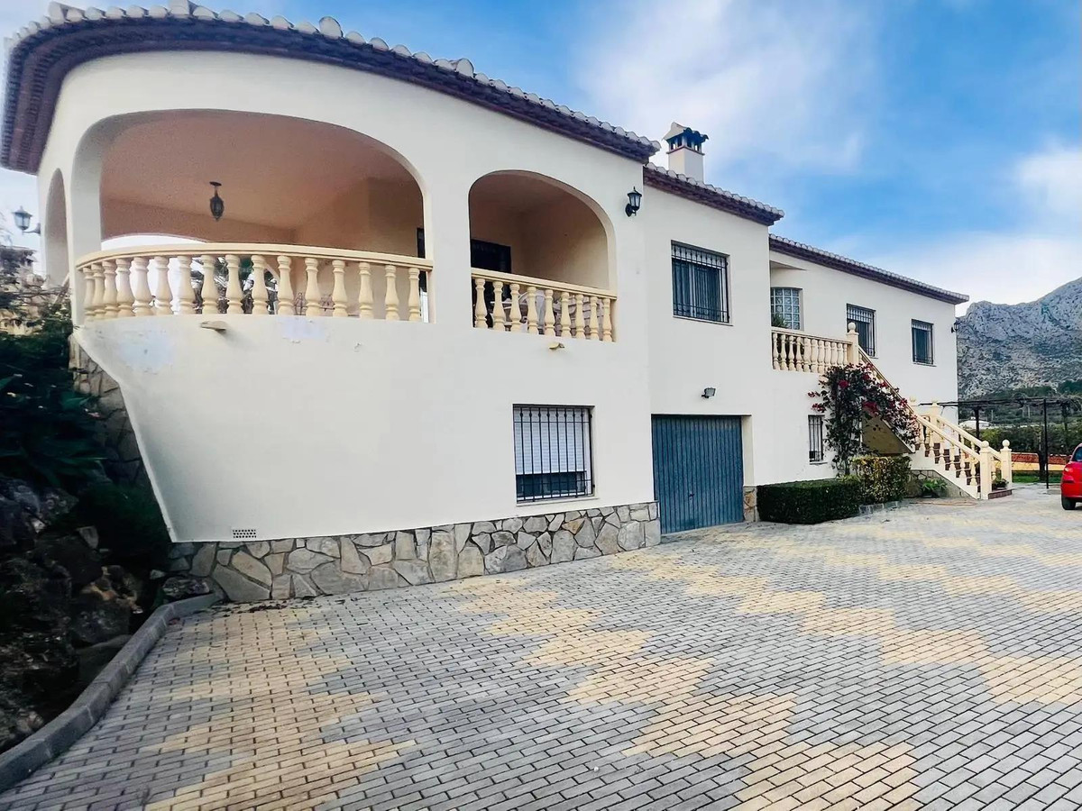 4 Bed Townhouse for sale in Beniarbeig Costa Blanca, Alicante, Spain