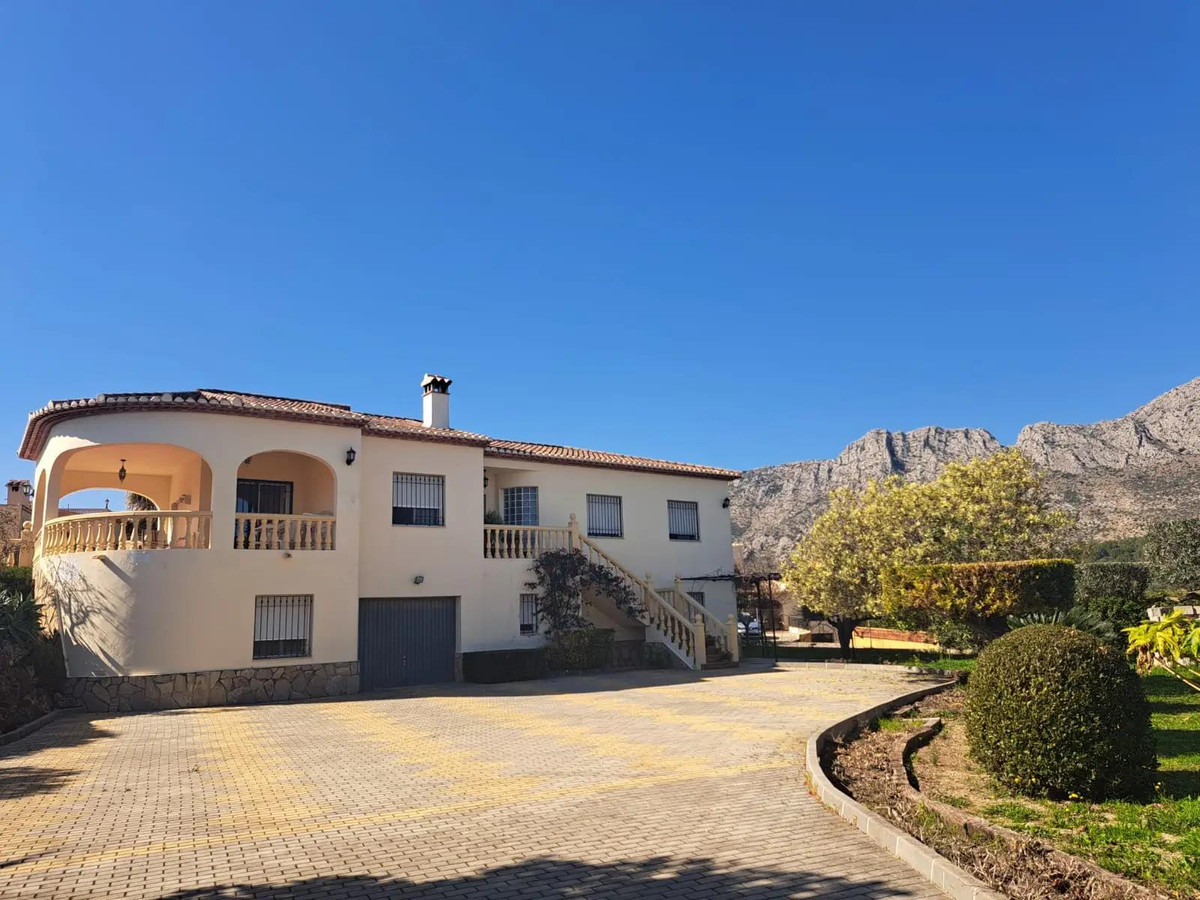 4 Bed Townhouse for sale in Beniarbeig Costa Blanca, Alicante, Spain