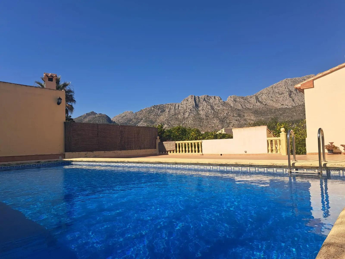 4 Bed Townhouse for sale in Beniarbeig Costa Blanca, Alicante, Spain
