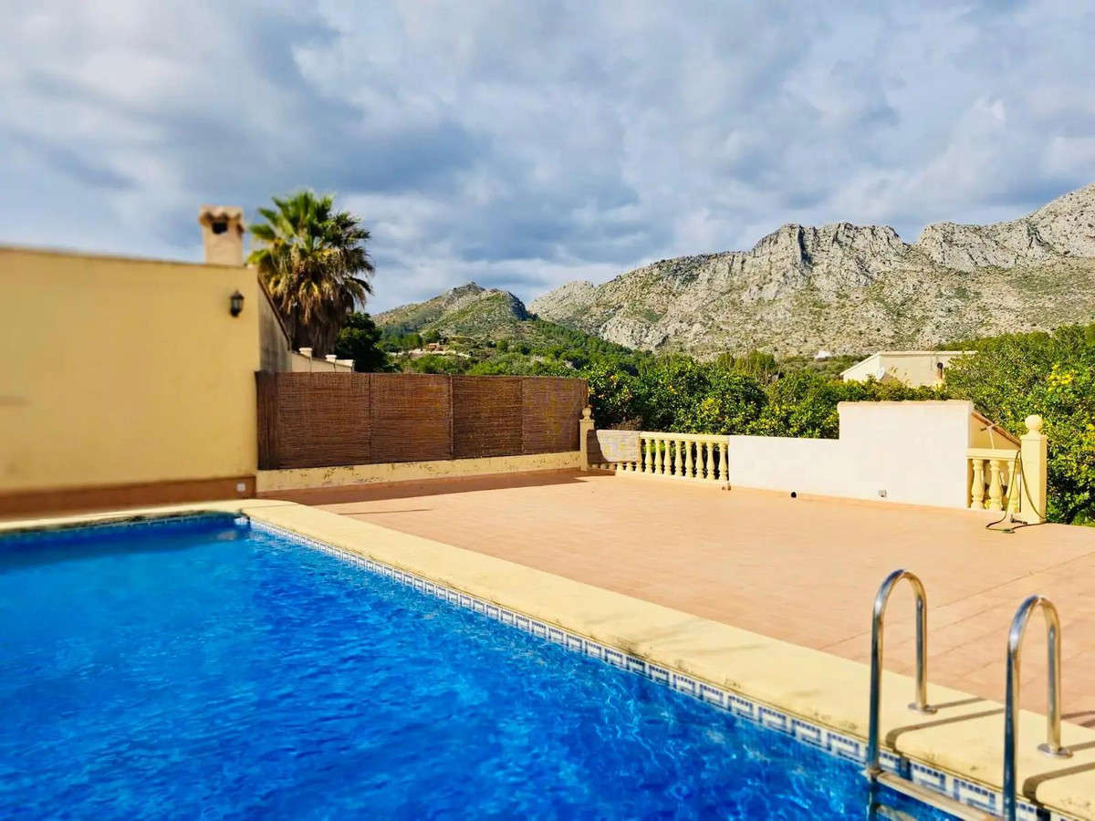 4 Bed Townhouse for sale in Beniarbeig Costa Blanca, Alicante, Spain