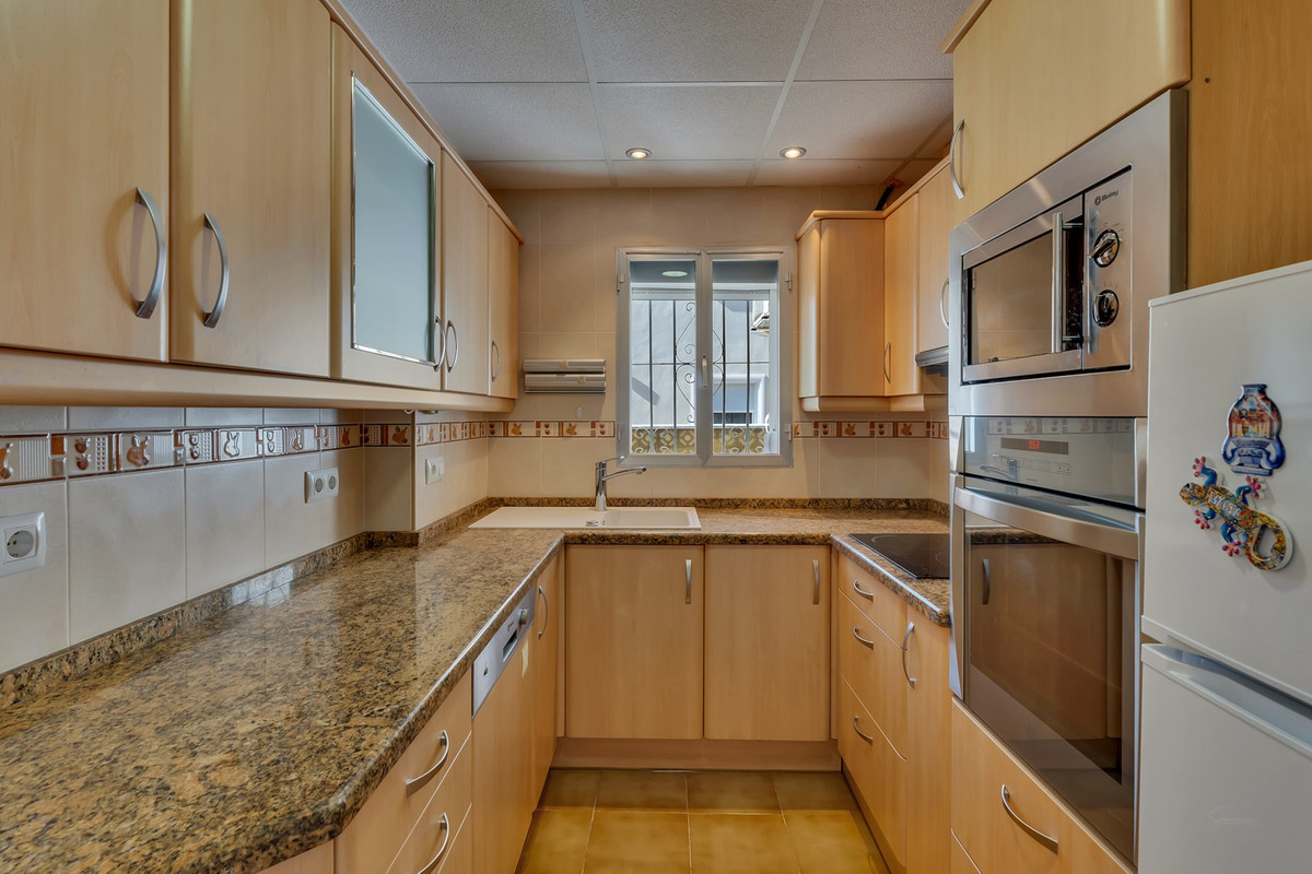 Se vende Villa - Chalet de 4 dormitorios en Costa Blanca, Alicante, España