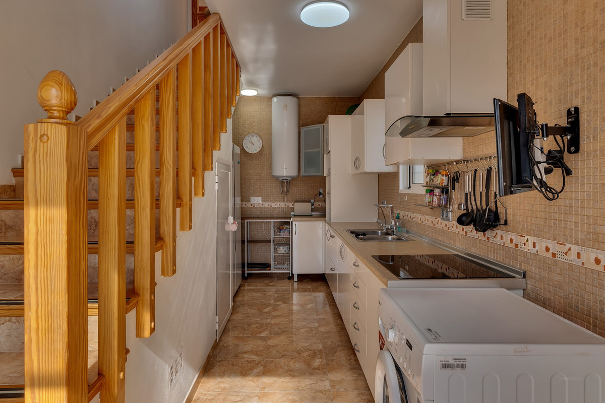 Se vende Villa - Chalet de 4 dormitorios en Costa Blanca, Alicante, España