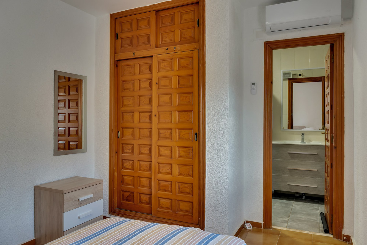 Se vende Villa - Chalet de 4 dormitorios en Costa Blanca, Alicante, España