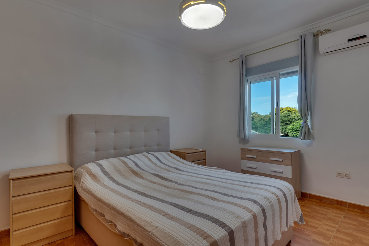 Se vende Villa - Chalet de 4 dormitorios en Costa Blanca, Alicante, España