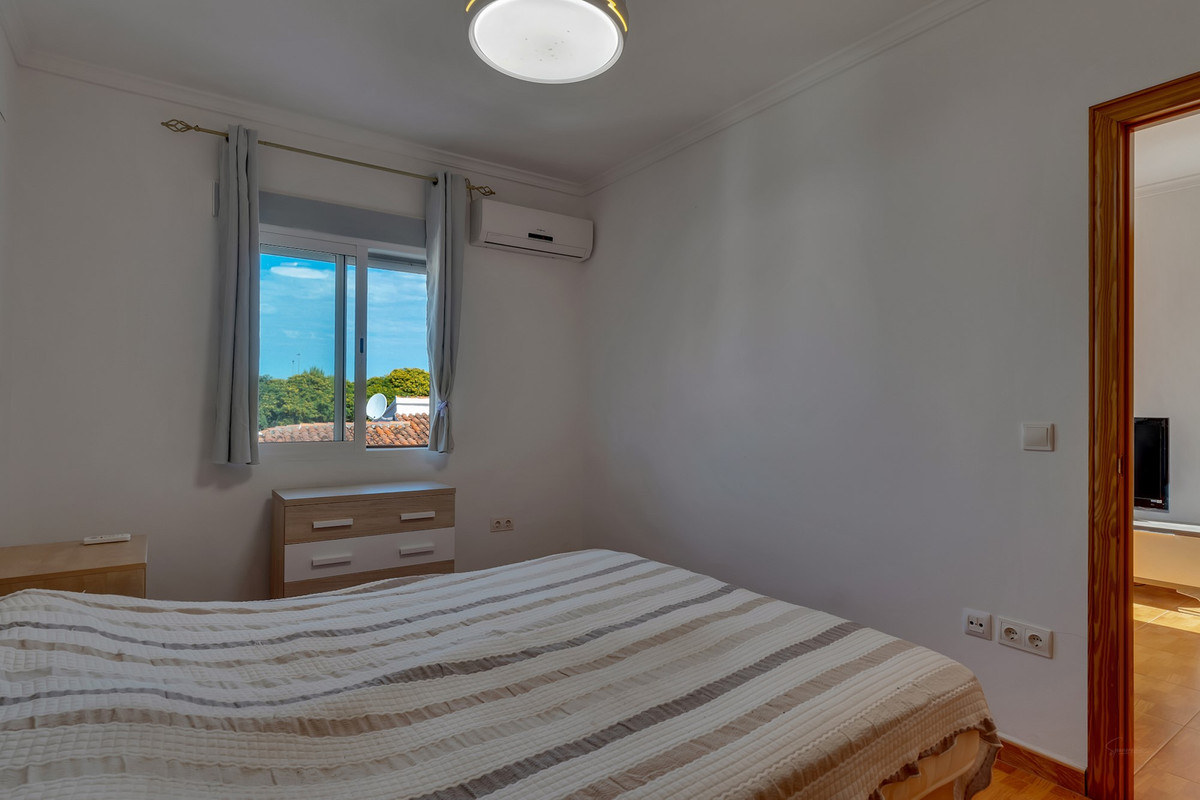 Se vende Villa - Chalet de 4 dormitorios en Costa Blanca, Alicante, España