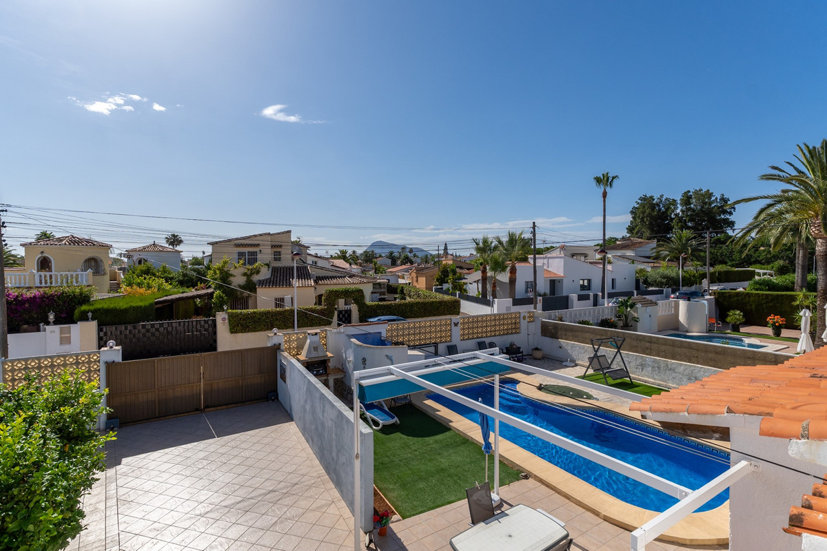 Se vende Villa - Chalet de 4 dormitorios en Costa Blanca, Alicante, España