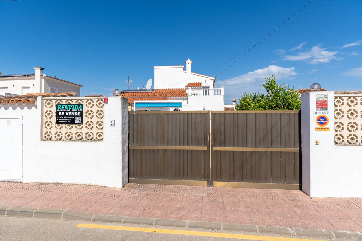 Se vende Villa - Chalet de 4 dormitorios en Costa Blanca, Alicante, España