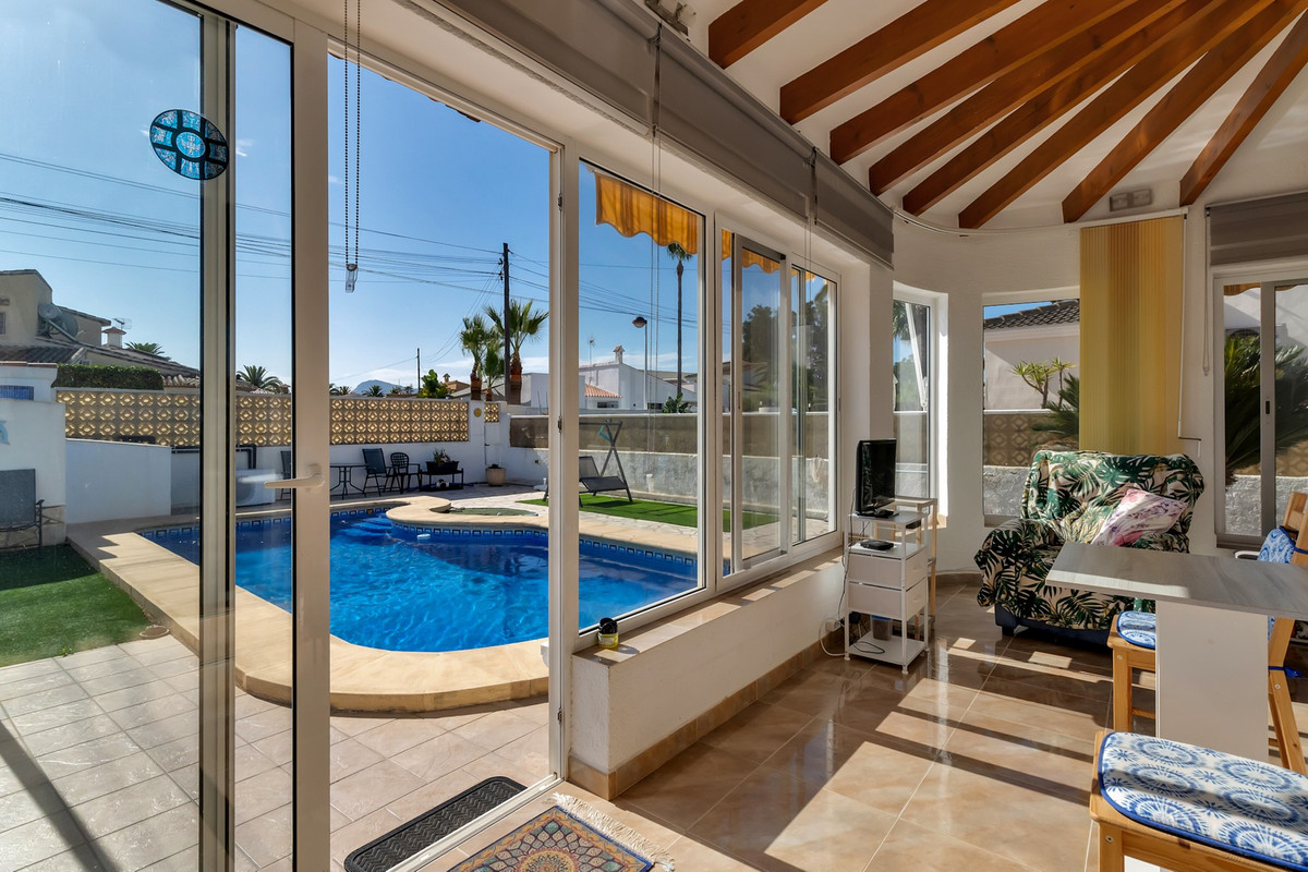 Se vende Villa - Chalet de 4 dormitorios en Costa Blanca, Alicante, España