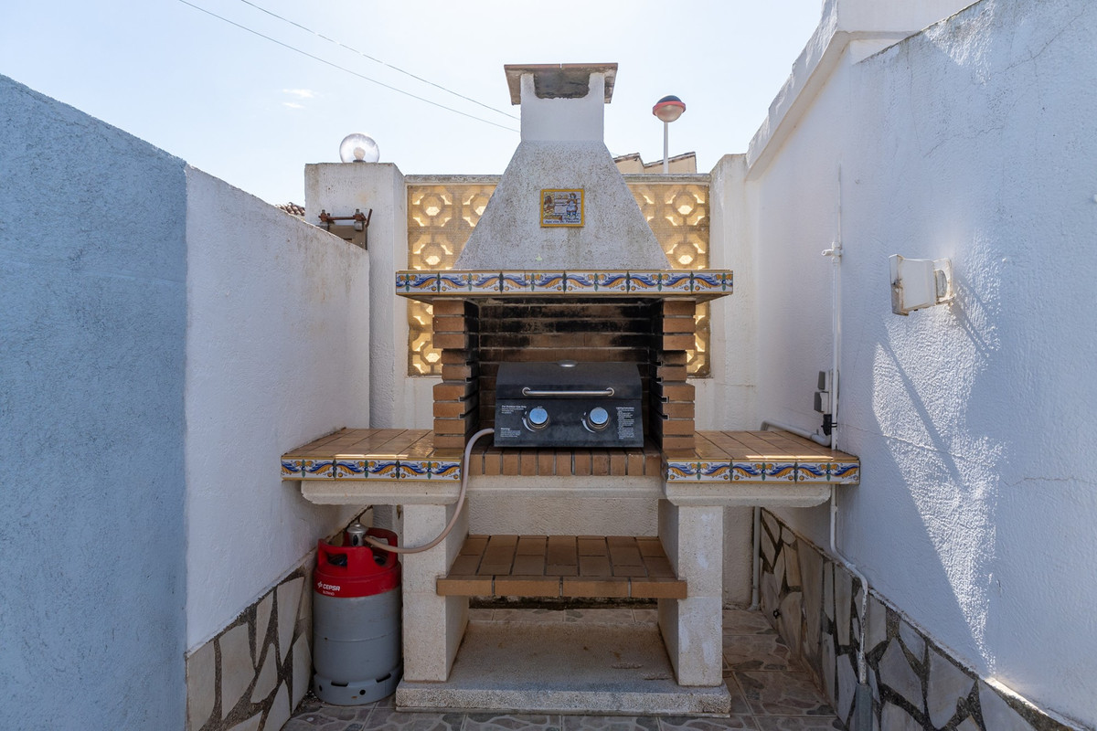 Se vende Villa - Chalet de 4 dormitorios en Costa Blanca, Alicante, España