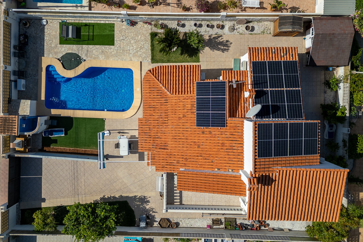 Se vende Villa - Chalet de 4 dormitorios en Costa Blanca, Alicante, España