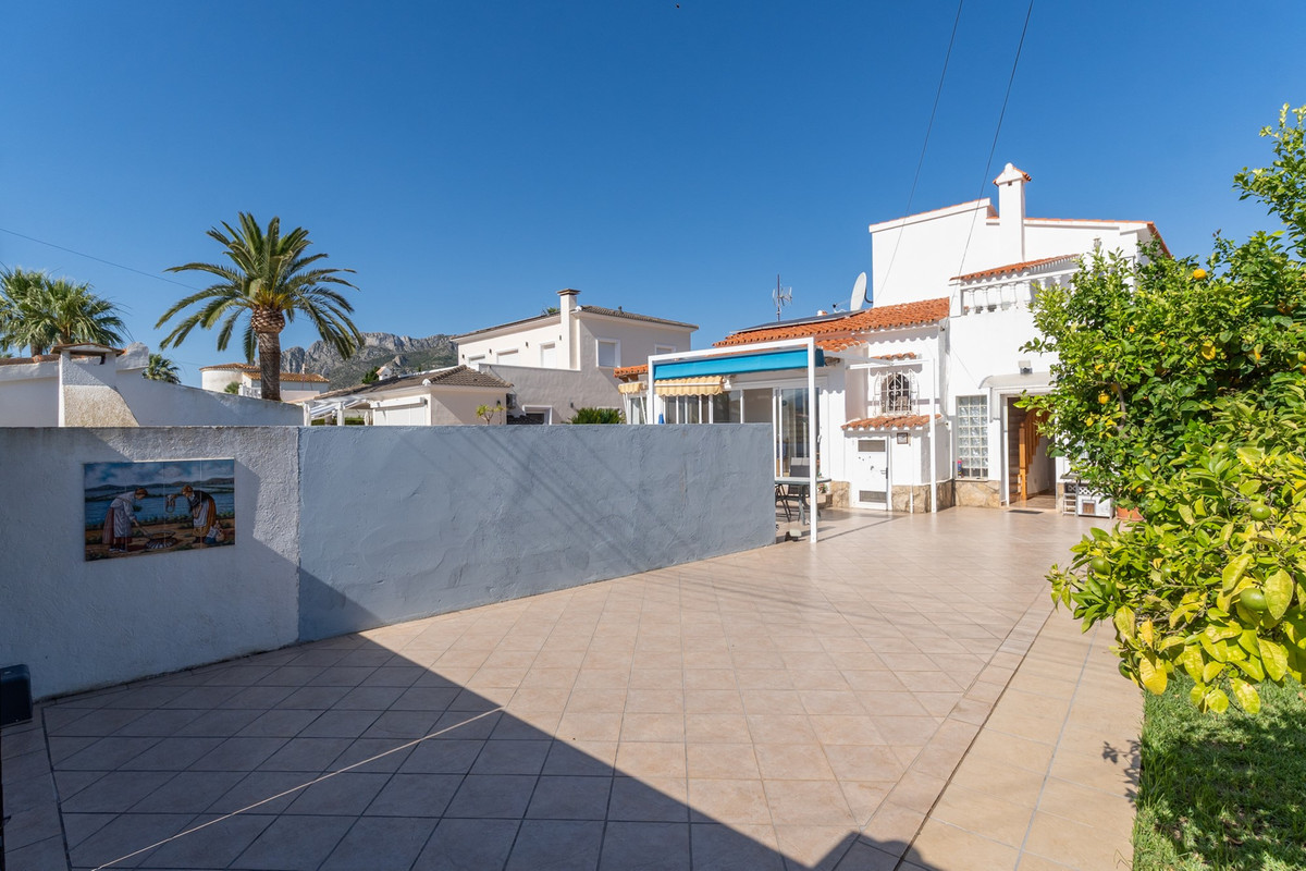 Se vende Villa - Chalet de 4 dormitorios en Costa Blanca, Alicante, España
