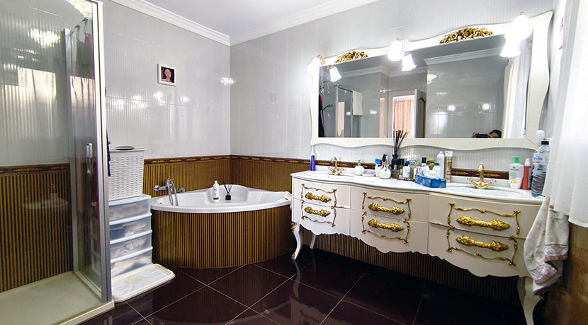 6 Bed Townhouse for sale in La Sella Golf Costa Blanca, Alicante, Spain