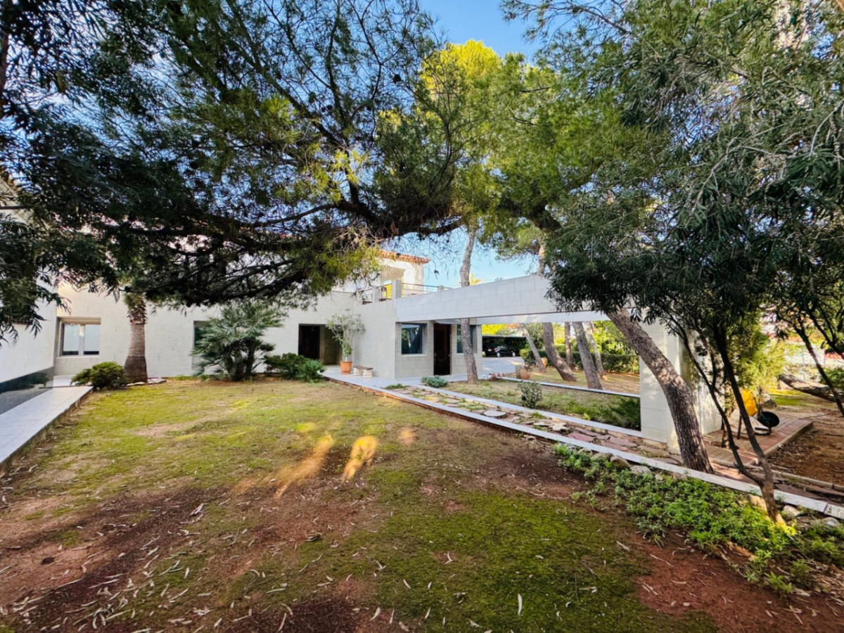 7 Bed Townhouse for sale in Denia Costa Blanca, Alicante, Spain