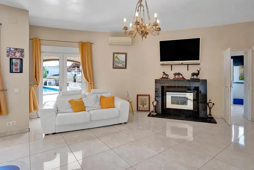 7 Bed Townhouse for sale in Moraira Costa Blanca, Alicante, Spain