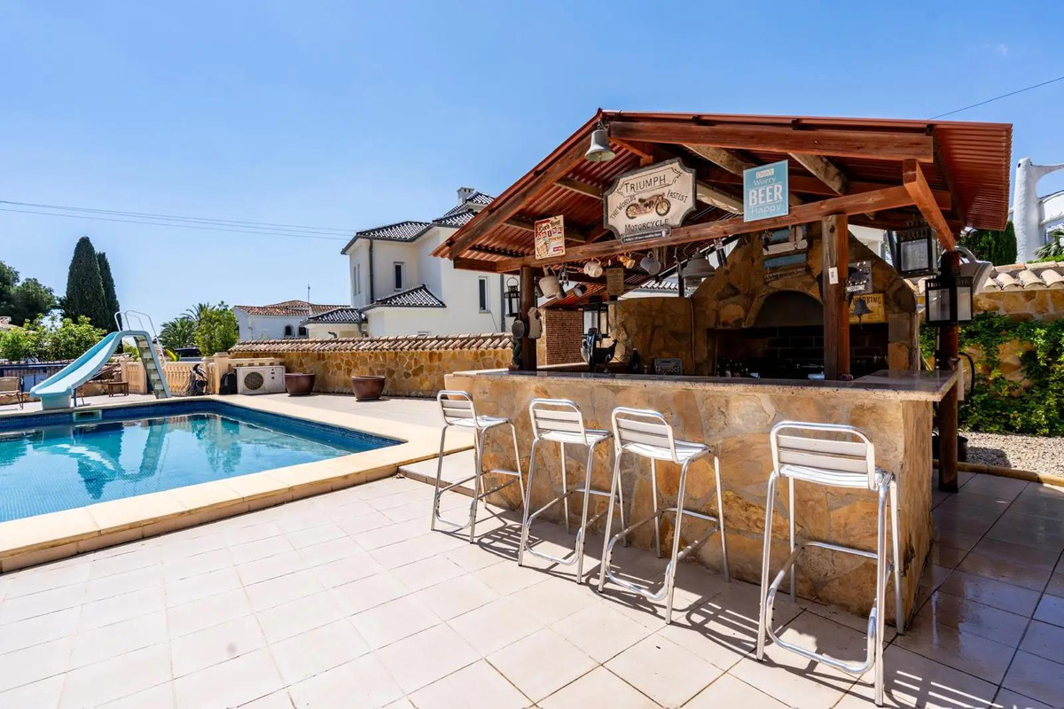 7 Bed Townhouse for sale in Moraira Costa Blanca, Alicante, Spain