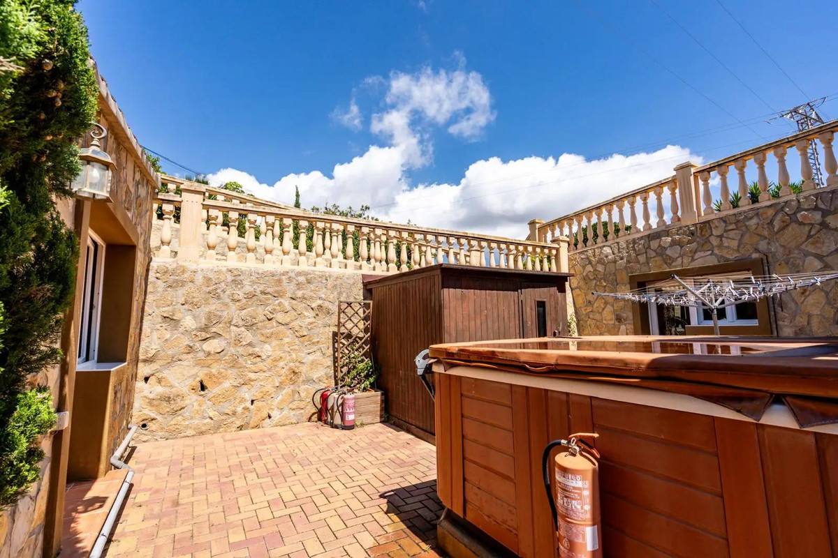 7 Bed Townhouse for sale in Moraira Costa Blanca, Alicante, Spain