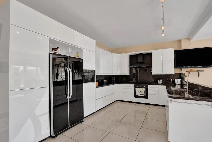 7 Bed Townhouse for sale in Moraira Costa Blanca, Alicante, Spain