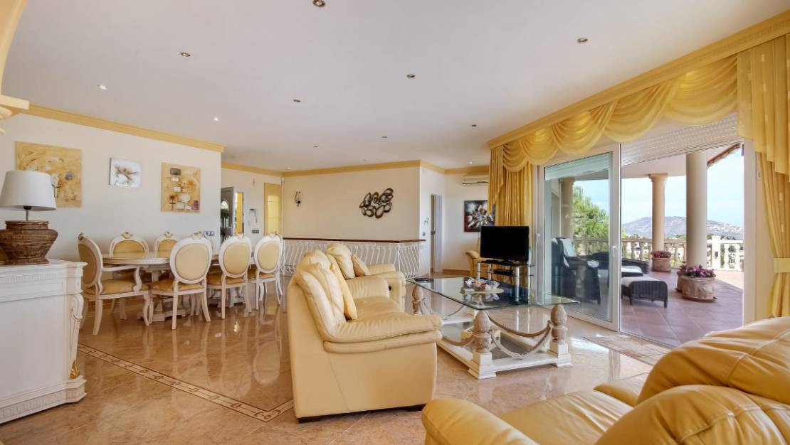 Se vende Villa - Chalet de 4 dormitorios en Costa Blanca, Alicante, España