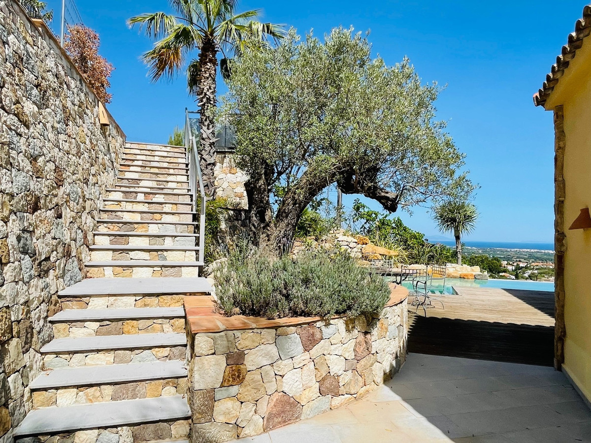 Se vende Villa - Chalet de 5 dormitorios en Costa Blanca, Alicante, España