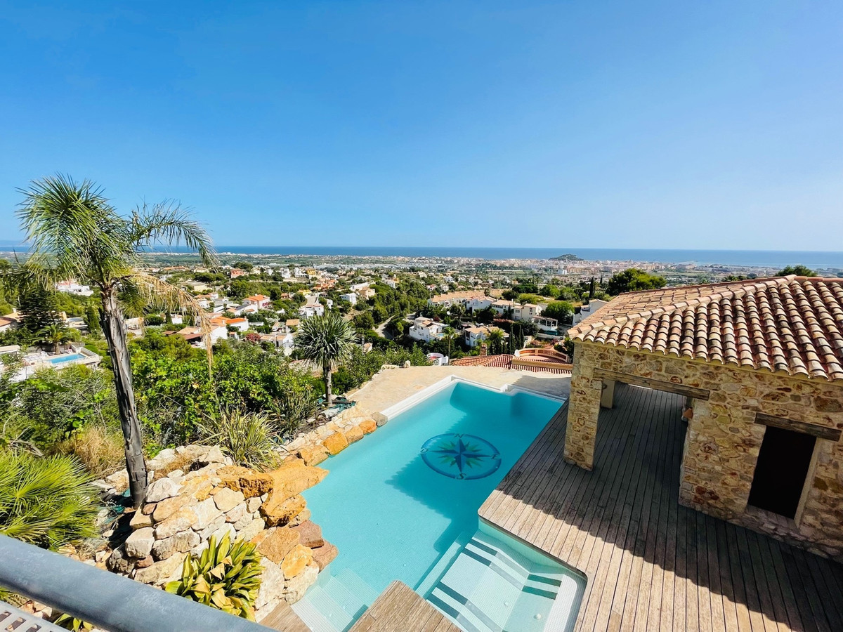 Se vende Villa - Chalet de 5 dormitorios en Costa Blanca, Alicante, España
