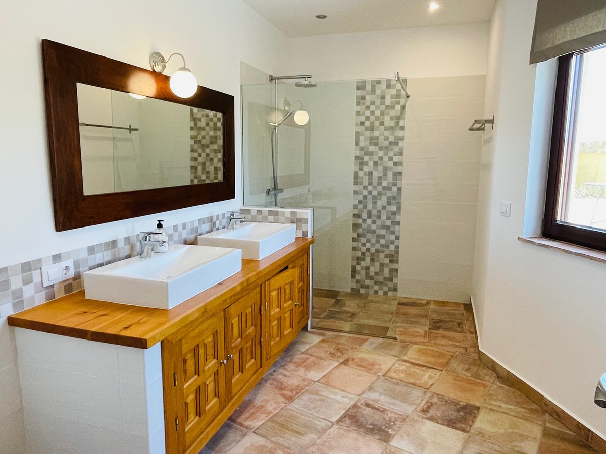 Se vende Villa - Chalet de 5 dormitorios en Costa Blanca, Alicante, España
