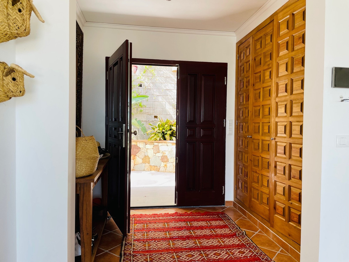 Se vende Villa - Chalet de 5 dormitorios en Costa Blanca, Alicante, España